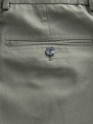 Next Slimfit Hose in Grün