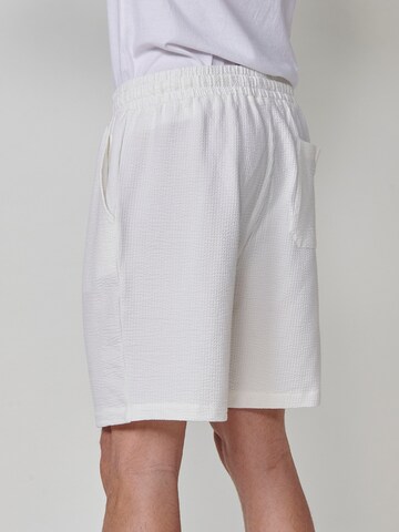 Loosefit Pantalon KOROSHI en blanc