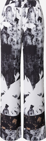 Calvin Klein - Perna larga Calças em preto: frente