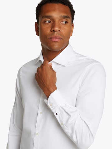 TOMMY HILFIGER Regular Fit Hemd in Weiß