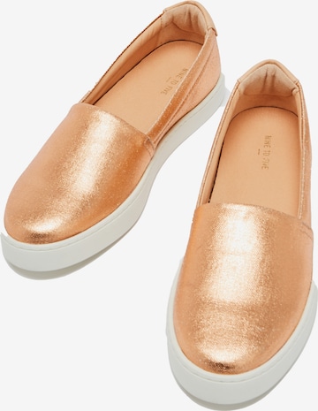 NINE TO FIVE Classic Flats 'Sarriá' in Bronze