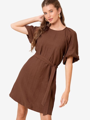 Friends Like These Kleid in Braun: Vorderseite