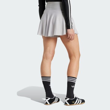 Loosefit Pantalon ADIDAS ORIGINALS en gris