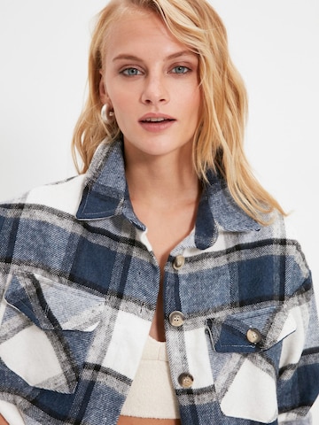 Veste mi-saison Trendyol en bleu