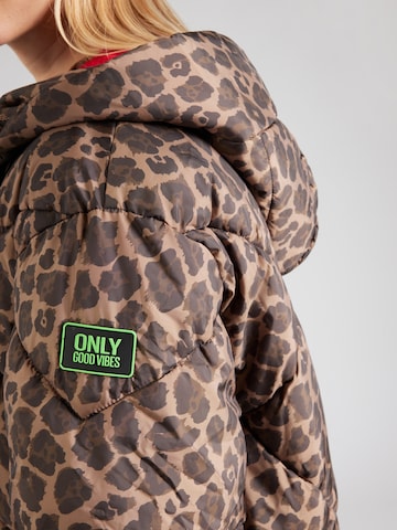 ruda ONLY Žieminė striukė 'ONLASTI'