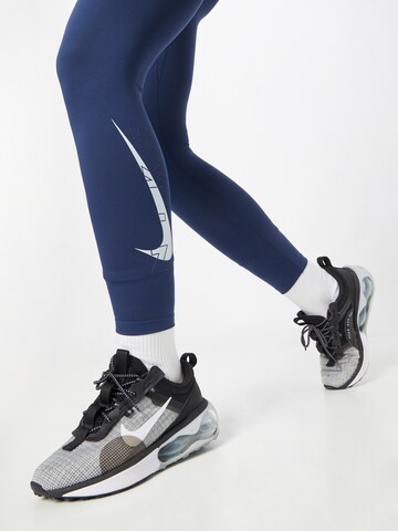 NIKE Skinny Sporthose in Blau