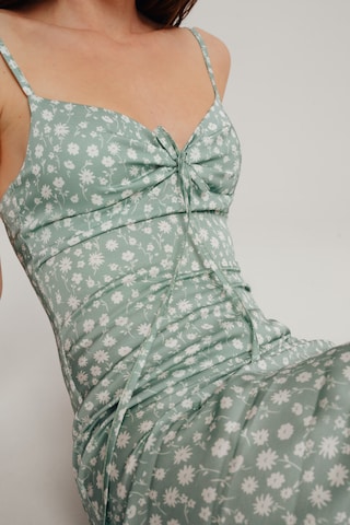 Robe 'Alena' A LOT LESS en vert