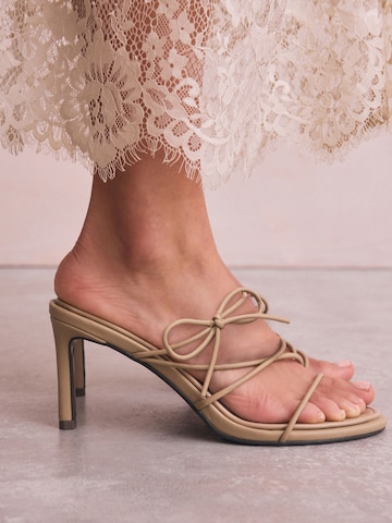 Next Pantolette in Beige: Vorderseite