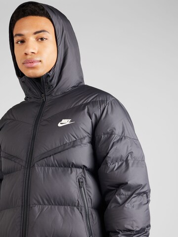 Nike Sportswear Přechodný kabát – černá