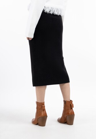 IZIA Skirt in Black