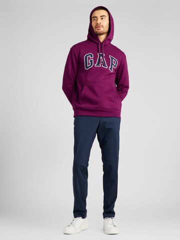 GAP - Sweatshirt 'HERITAGE' em roxo