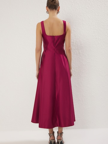 Trendyol Kleid in Lila
