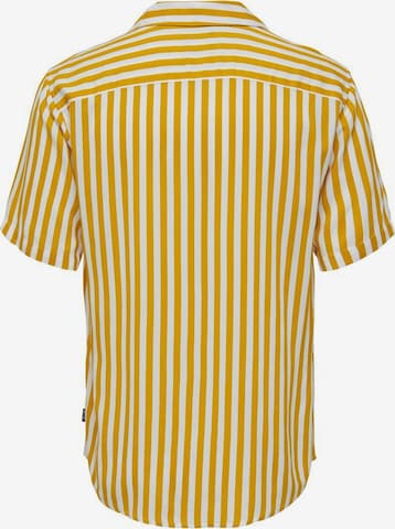 Only & Sons - Ajuste confortable Camisa 'Wayne' en amarillo