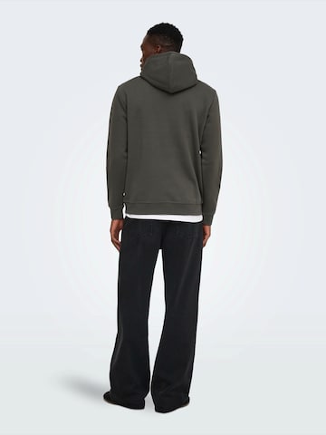 Sweat-shirt 'ONSConnor' Only & Sons en gris
