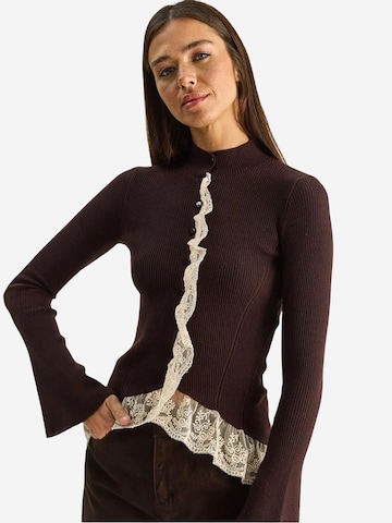 Cardigan Bianco Lucci en marron : devant