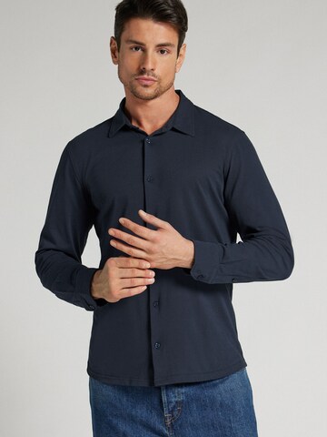 IUMAN Intimissimi Regular fit Button Up Shirt in Blue
