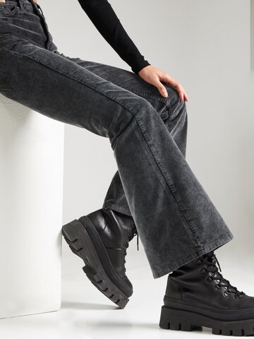 BDG Urban Outfitters Rozkloszowany krój Jeansy w kolorze czarny