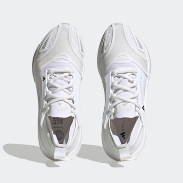 Chaussure de course ADIDAS BY STELLA MCCARTNEY en blanc