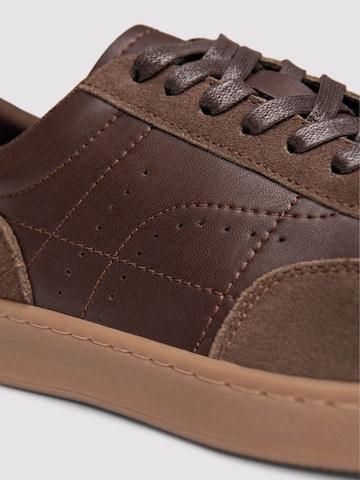 Pantofi de la Ombre pe maro