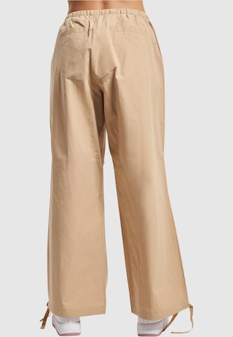 Karl Kani Wide Leg Housut värissä beige