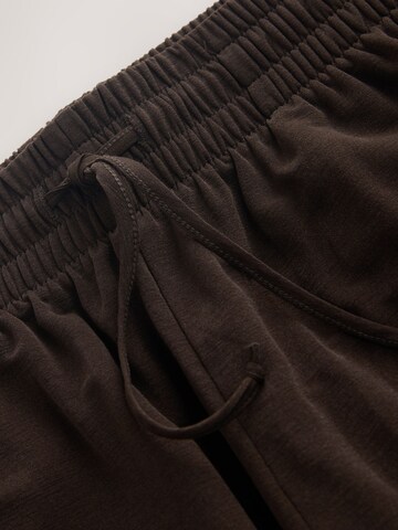 Next Tapered Broek in Bruin