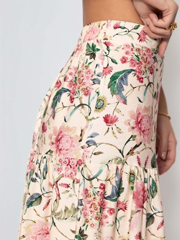SASSYCLASSY Skirt in Beige