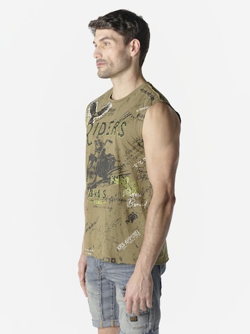 Tricou de la KOROSHI pe verde