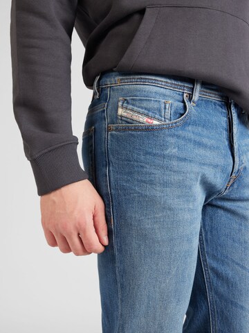regular Jeans 'D-FINITIVE' di DIESEL in blu