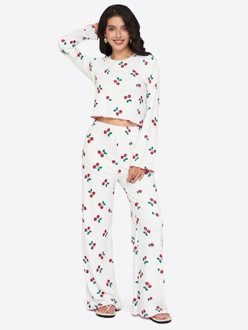 Imily Bela - Pijama em branco: frente