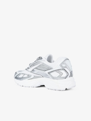 Sneaker bassa di Reebok in argento