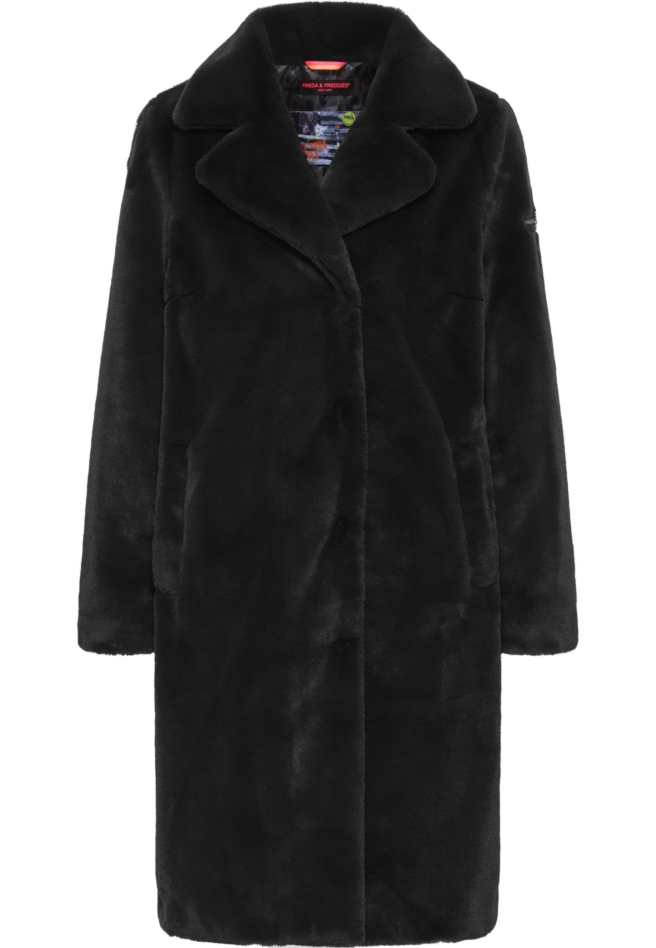 Frieda & Freddies NY Winter Coat in Black: front