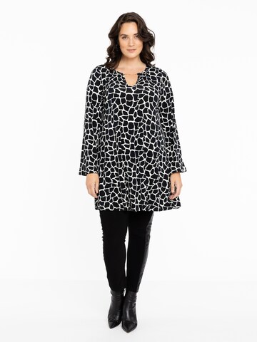 Yoek Tunic 'Loretta' in Black