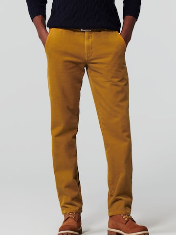 Meyer Hosen Regular Chino Pants in Yellow: front