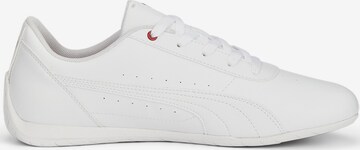 Baskets basses PUMA en blanc