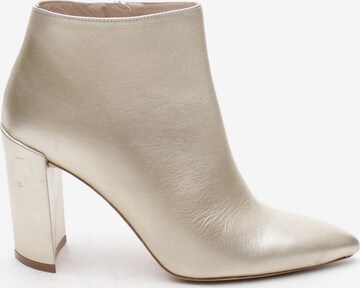 Stuart Weitzman Dress Boots in 37 in Silver: front