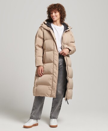 Manteau d’hiver Superdry en beige : devant