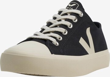 Sneaker bassa di Veja in nero: frontale