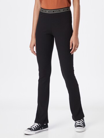 Esmé Studios Flared Leggings 'April' in Black: front