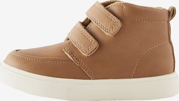 Next Saappaat värissä ruskea: etupuoli