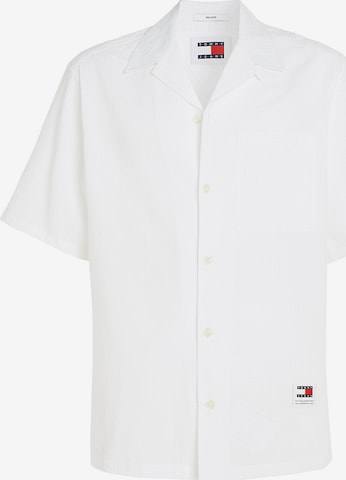 Tommy Jeans Comfort fit Button Up Shirt in White: front