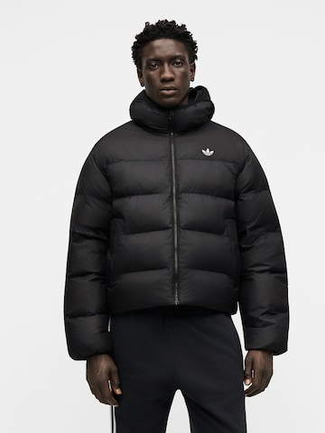 ADIDAS ORIGINALS Преходно яке в черно: отпред