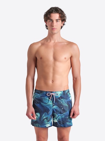 ARENA Beach Short 'WATER PRINTS AO' in Blau: Vorderseite