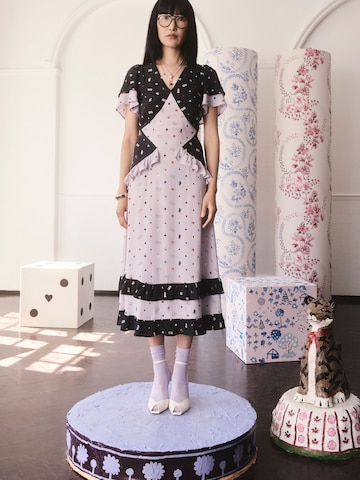 Rochie de la Cath Kidston pe mov: față