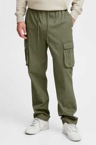 !Solid Regular Cargo Pants 'Gint' in Green: front