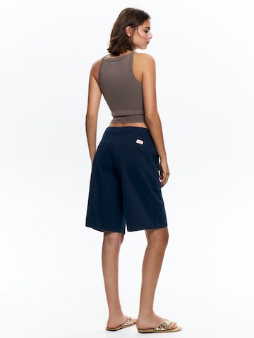 Pull&Bear Широка кройка Панталон Chino в синьо