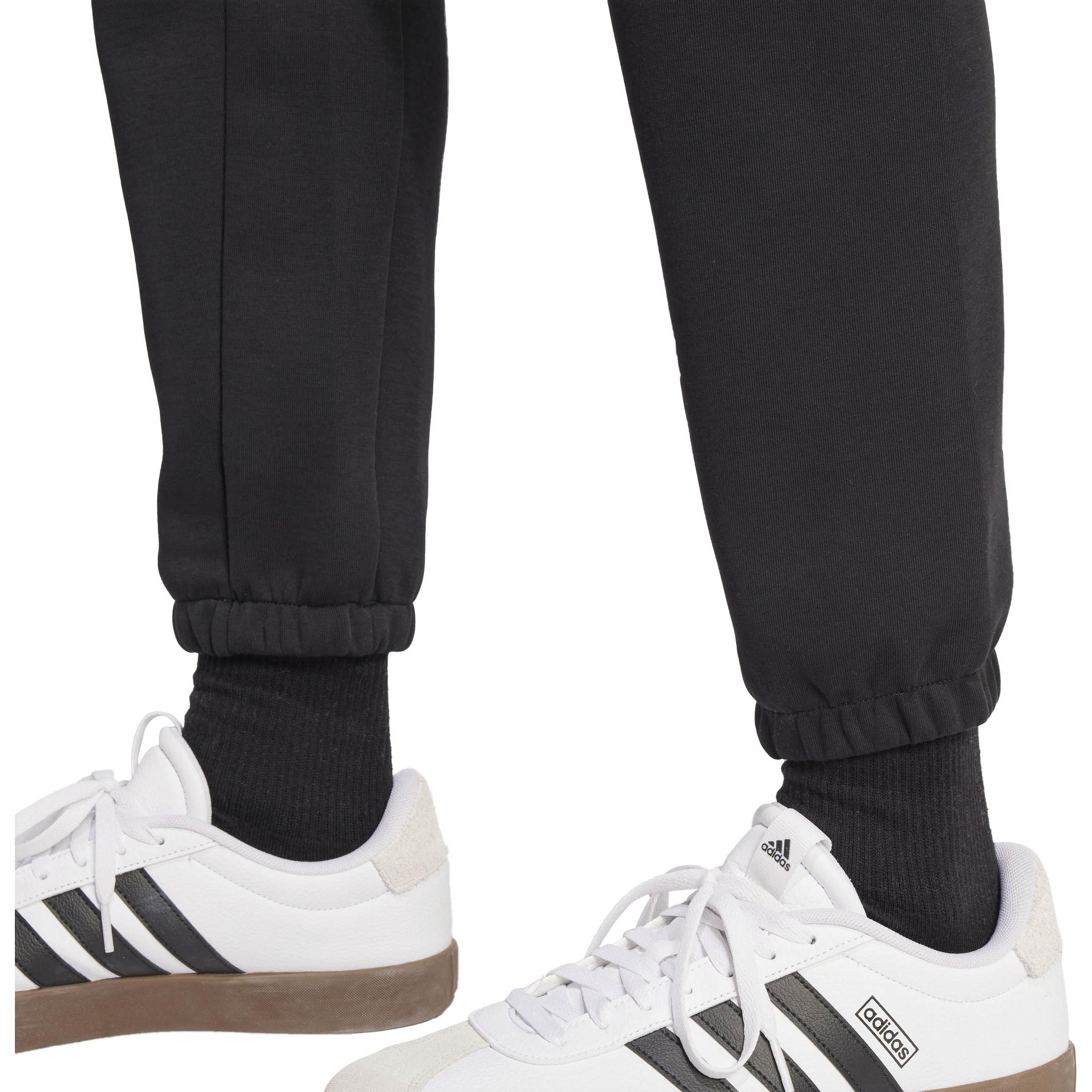 ADIDAS SPORTSWEAR Tapered Παντελόνι φόρμας σε μαύρο