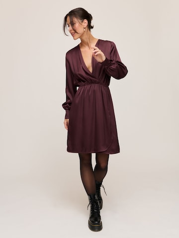 A LOT LESS Dress 'Erika' in Brown