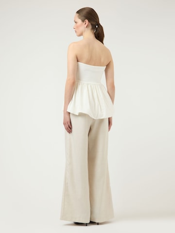 Top 'YASFera' di YAS in bianco