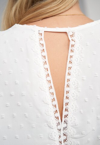 Top di Cloud5ive in bianco
