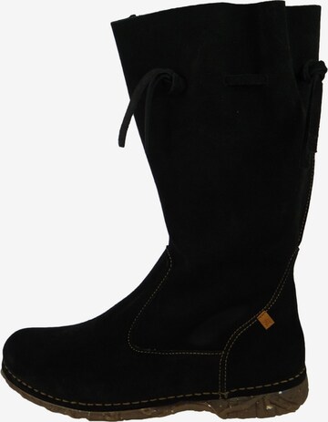 EL NATURALISTA Boots in Black